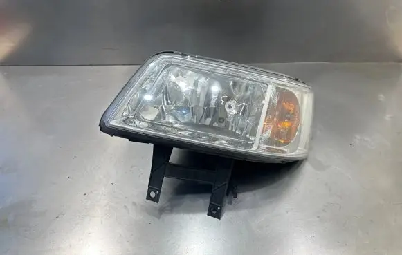 Volkswagen Transporter - Caravelle T5 Headlight/headlamp 7H1941015J 0301191301