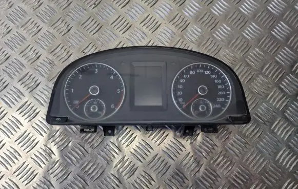 Volkswagen Caddy Speedometer (instrument cluster) 2K0920865A