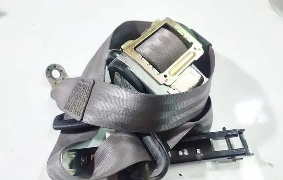 Audi A6 S6 C5 4B Front seatbelt 560571901 4B0857705C