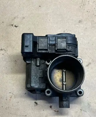 Volkswagen Golf Plus Throttle valve 03C133062A