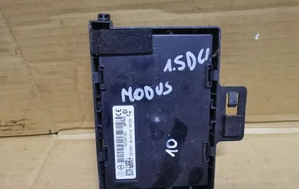 Renault Clio III BSM Control unit 281136815A