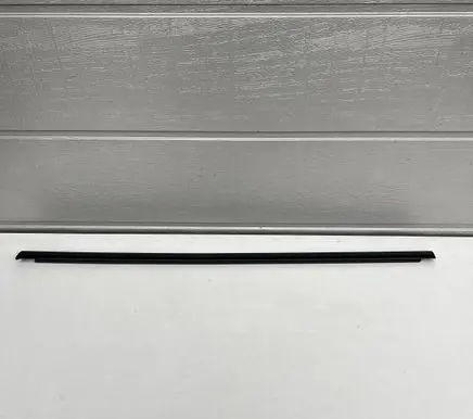 Porsche Cayenne (9Y0 9Y3) Front door trim (molding) 9Y0839476J