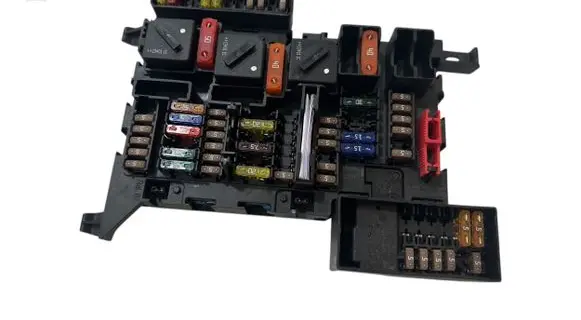 BMW i3 Fuse module 9270355 130926 RQTA910112
