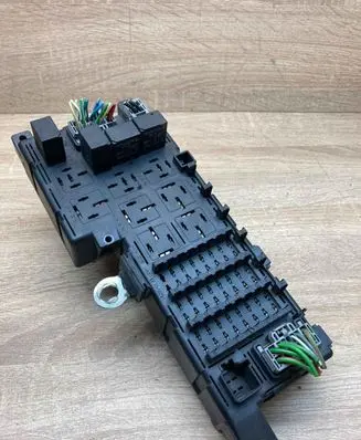 Volvo S80 Fuse module 9494207 518322003