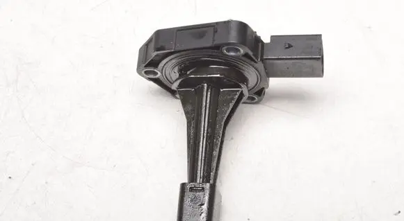 Volvo S80 Oil level sensor 7G9N-6C624-AB