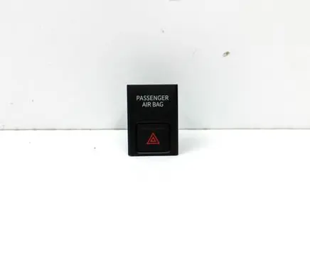 Volkswagen Jetta VII Hazard light switch 17A919225C