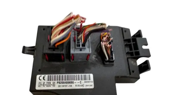 Nissan Primastar Comfort/convenience module P8200409680 281187375A 00200113