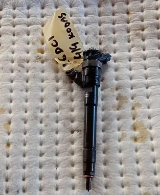 Renault Trafic III (X82) Fuel injector 0445110414