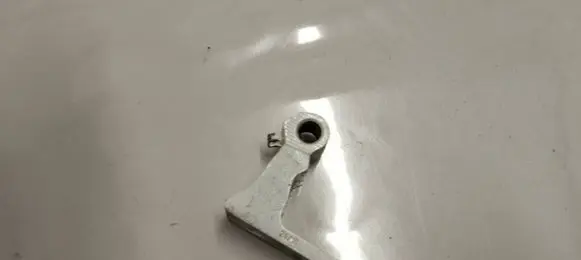 Skoda Octavia Mk3 (5E) Front door upper hinge 7n0831402a