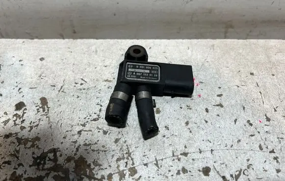 Mercedes-Benz E W212 Exhaust gas pressure sensor 0281006025 SD0001 A0071536128