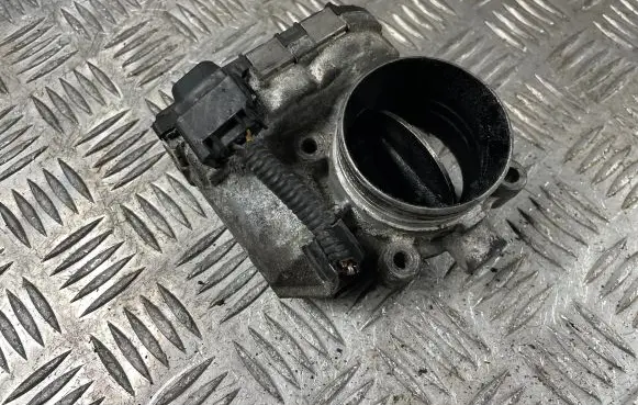 Volvo S40 Throttle valve 8692720 06W274 0281002701