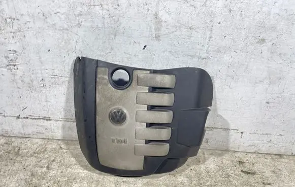 Volkswagen Touareg I Engine cover (trim)