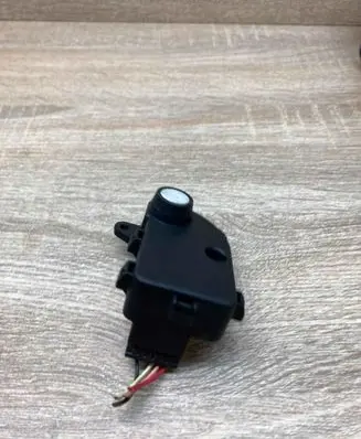 Renault Laguna II Air flap motor/actuator 52485219 WITHPLUG