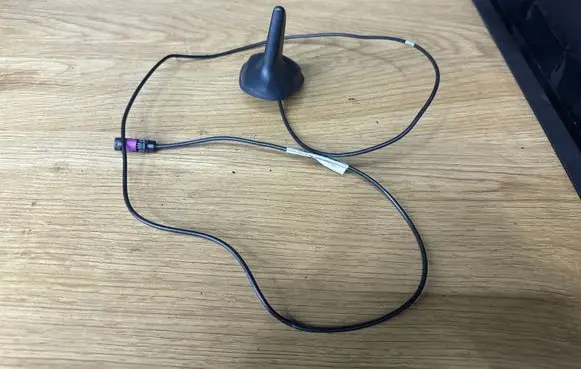 Mercedes-Benz C W204 Aerial GPS antenna 2048203975