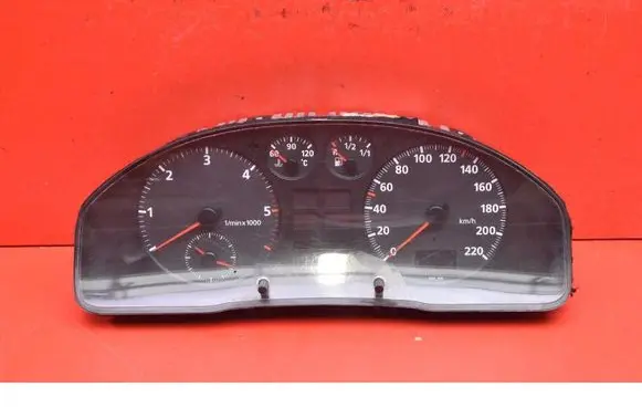 Audi A4 S4 B5 8D Speedometer (instrument cluster)