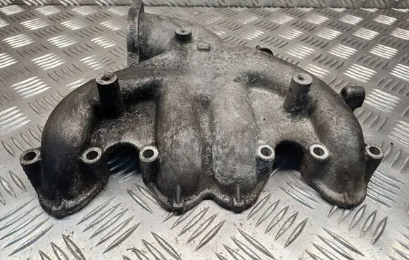 Volkswagen PASSAT B5.5 Intake manifold 038129713AJ