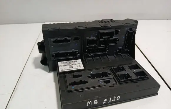Mercedes-Benz E W211 Fuse module 2115453801