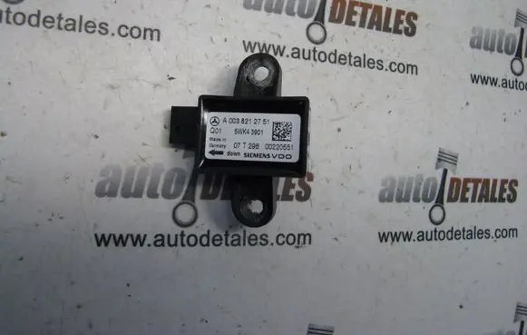 Mercedes-Benz GL X164 Airbag deployment crash/impact sensor A0038212751