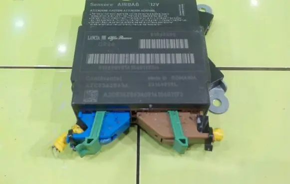 Fiat 500L Airbag control unit/module A2C53428634
