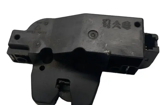 Citroen C4 I Tailgate exterior lock 9652301980 220908