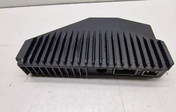 Volvo V70 Sound amplifier 9472301 00W39 10096