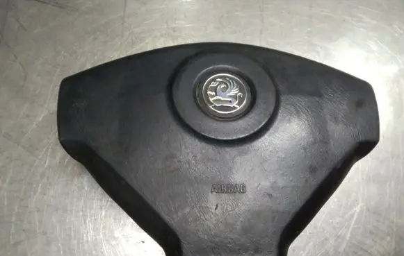 Opel Vivaro Steering wheel airbag 8200136334 91167641