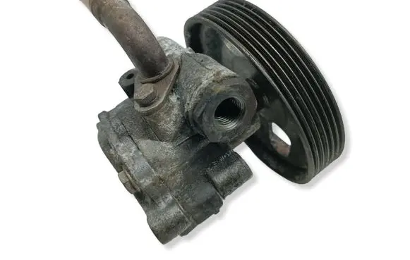 Ford Fiesta Power steering pump 1755033 2S6C3A696DA 2S6C3A696DC