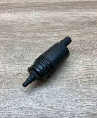 BMW 5 E60 E61 Headlight washer pump 8377612