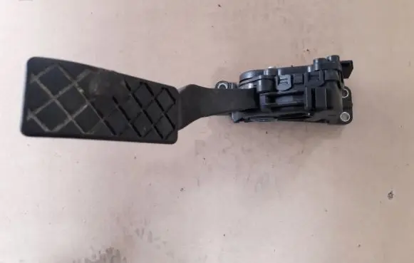 Volkswagen Transporter - Caravelle T5 Accelerator throttle pedal