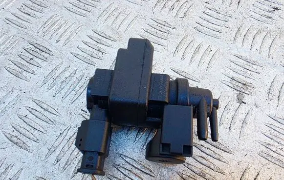 Mini Cooper Countryman R60 Turbo solenoid valve V759954780 7599547 70177712
