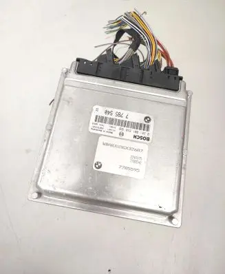 BMW 5 E39 Engine control unit/module 7785540 0281001830