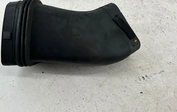 BMW 3 E90 E91 Air intake duct part 7798876 70316820 109912F