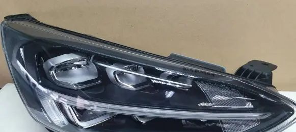 Ford Focus Headlight/headlamp JX7B-13E014-CE