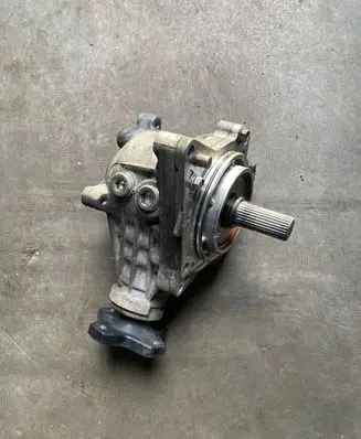 Nissan X-Trail T31 Gearbox transfer box case 067022