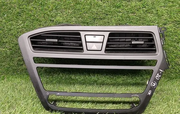Hyundai i20 (GB IB) Dash center air vent grill 84740C8950 AD16BS