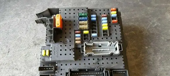 Volvo S80 Fuse module 8676391