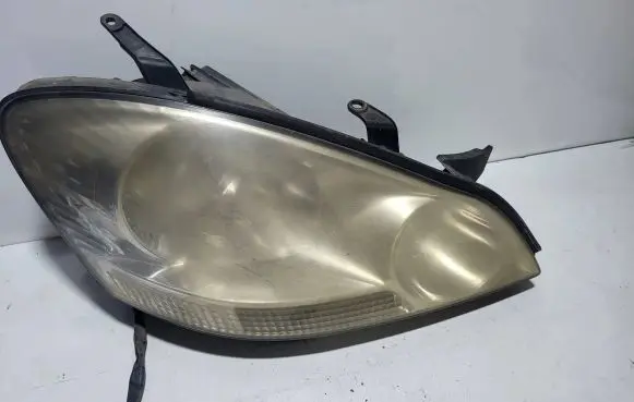Toyota Avensis Verso Headlight/headlamp