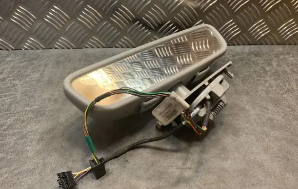 Rear view mirror (interior)