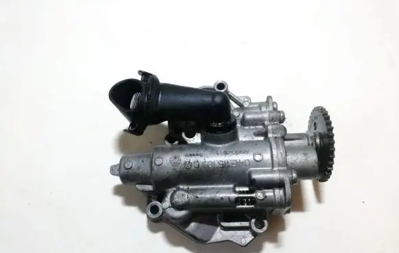 Volkswagen Golf VII Oil pump 04e115109c