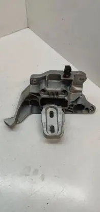 Peugeot 2008 II Engine mount bracket 9824312980
