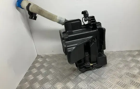Audi A1 Windshield washer fluid reservoir/tank 6R0955453E 1K6955651 8D0955455