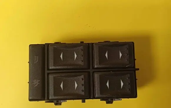 Ford Mondeo Mk III Electric window control switch 1S7T14A132BE 03163452