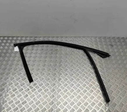 BMW X1 F48 F49 Front door glass trim molding 51337362238 7362238