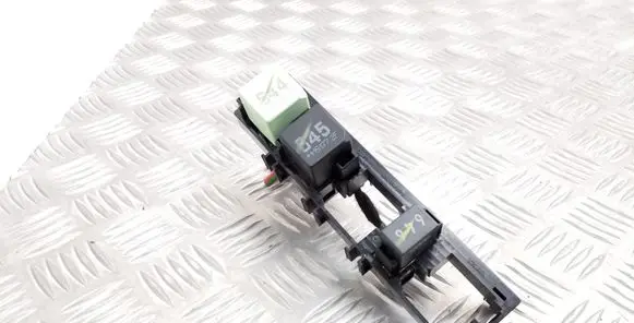 Audi Q3 8U Fuse module 7N0937503A 4H0951253C 4H0951253A
