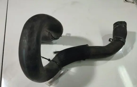 Peugeot 307 Engine coolant pipe/hose 