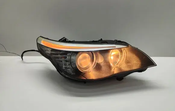 BMW 5 E60 E61 Headlight/headlamp 7177728 717772809 00944902