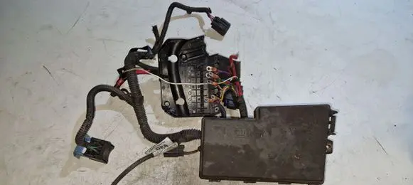 Ford C-MAX II Fuse module AV6T14K733