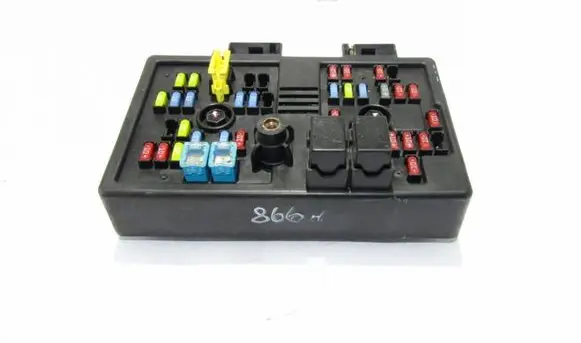 Chevrolet Captiva Fuse module 96821082
