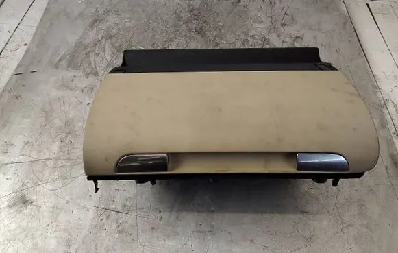 Audi A3 S3 8P Glove box