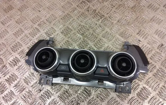 Nissan Juke II F16 Dash center air vent grill 682606pa0a